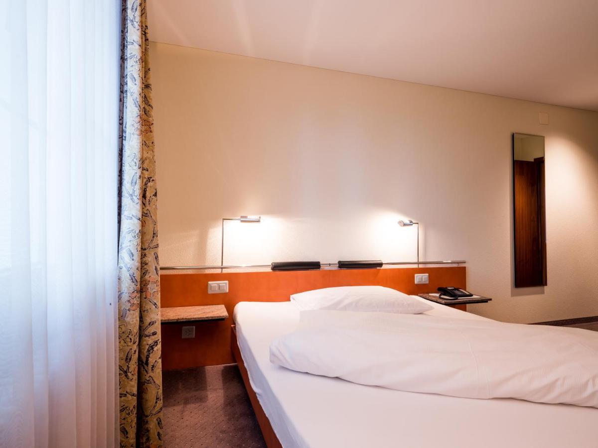 Landgasthof Hotel Menzberg מראה חיצוני תמונה